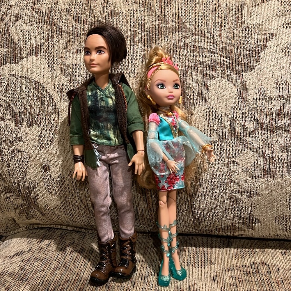 Mattel Ever After High Ashlynn Ella and Hunter Huntsman Fashion Doll, 2-Pack - Picture 7 of 16